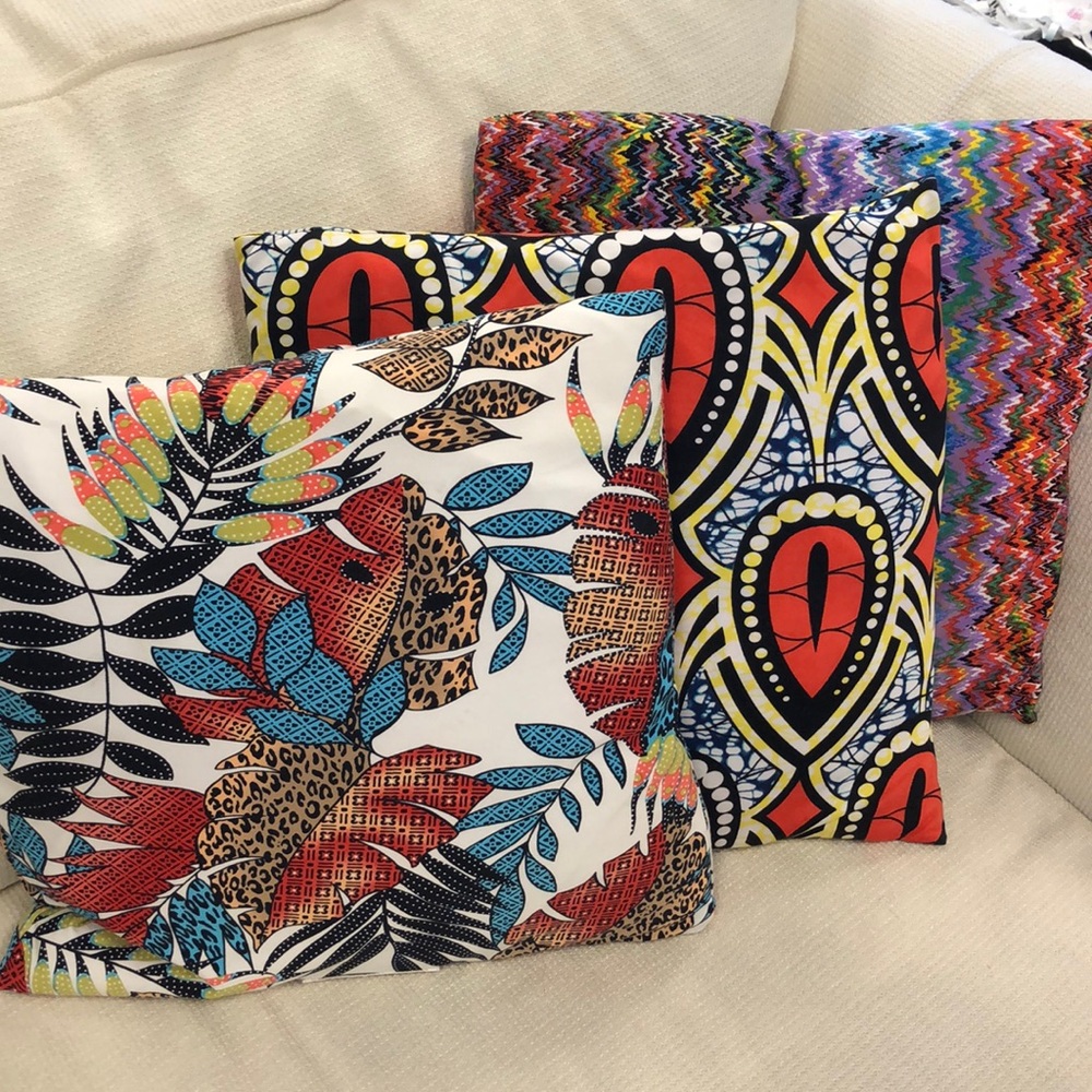 Set of 3 Pillows - T Bags Los Angeles